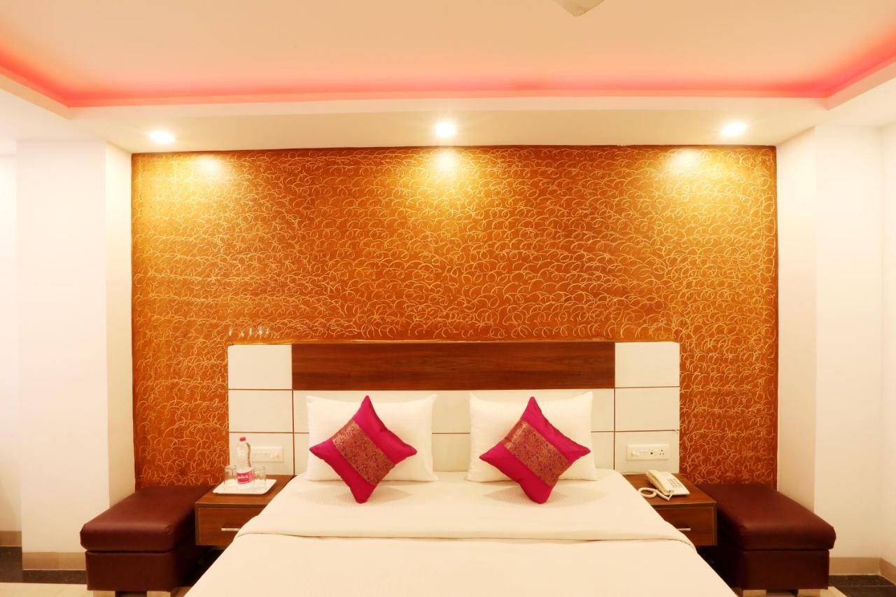 Hotel Classic Нью-Дели Экстерьер фото
