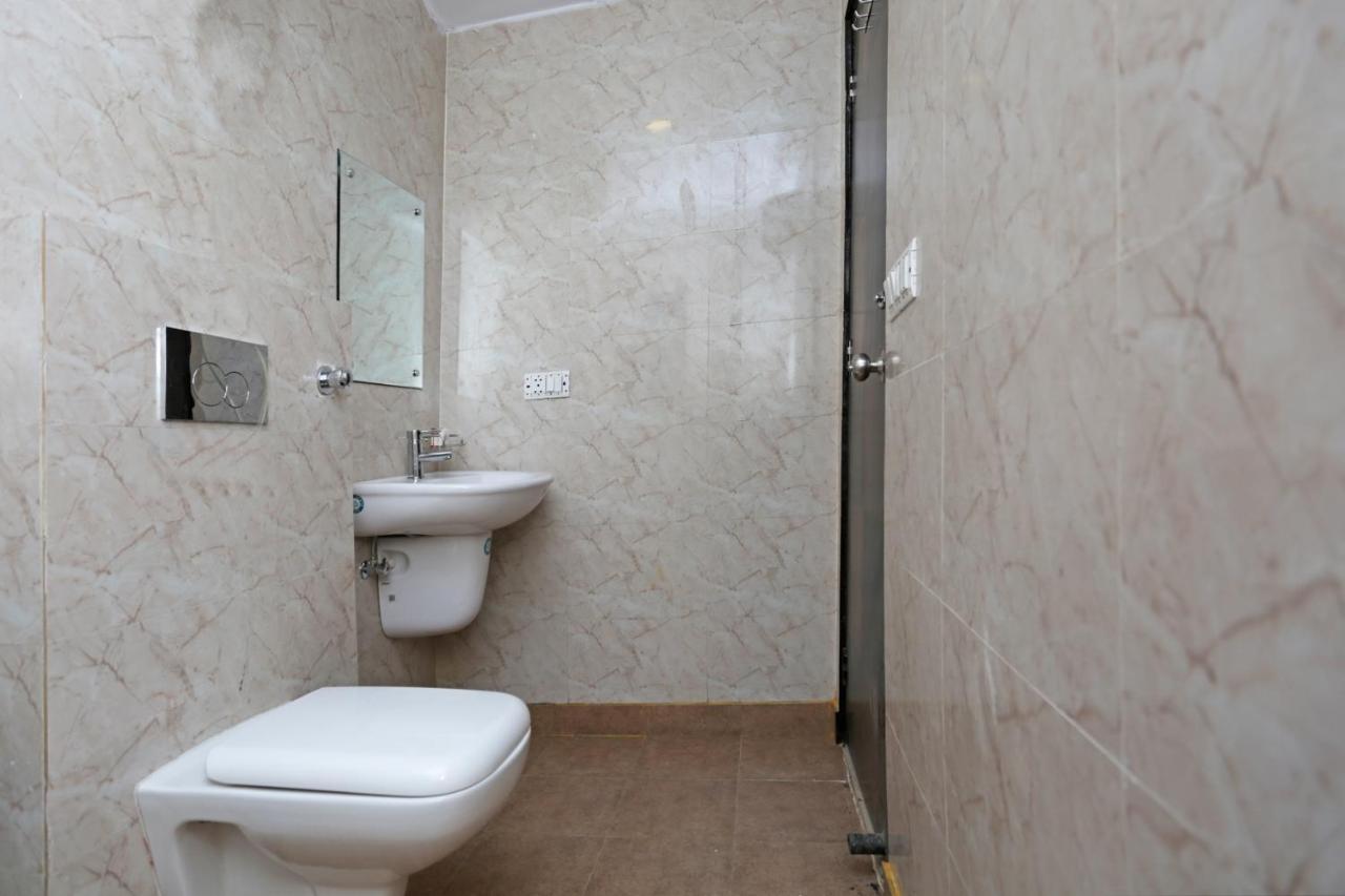 Hotel Classic Нью-Дели Экстерьер фото